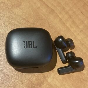 JBL LIVE PRO Wireless Black Earbuds